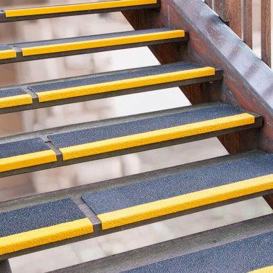 Antirutschkantenprofil GFK - Extra Stark - Schwarz mit Gelber Kante - B 2500 mm - Treppenkanten-Schutzprofil