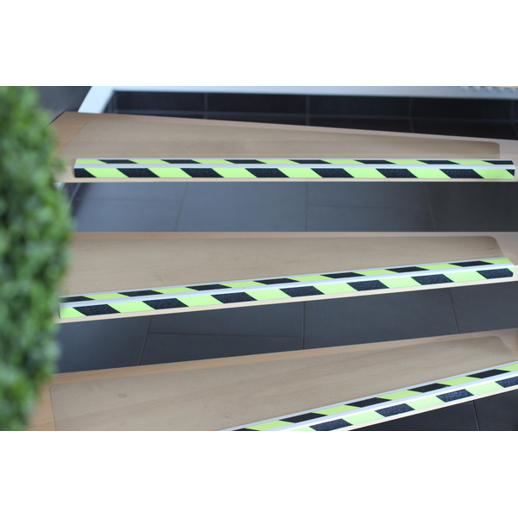 Antirutschtreppenkantenprofil aus Aluminium - Tagesfluoreszierend R13 - 53x610x31mm - 2 selbstklebende Streifen